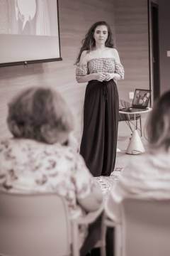 Vivencia e cursos Nádia Gomes