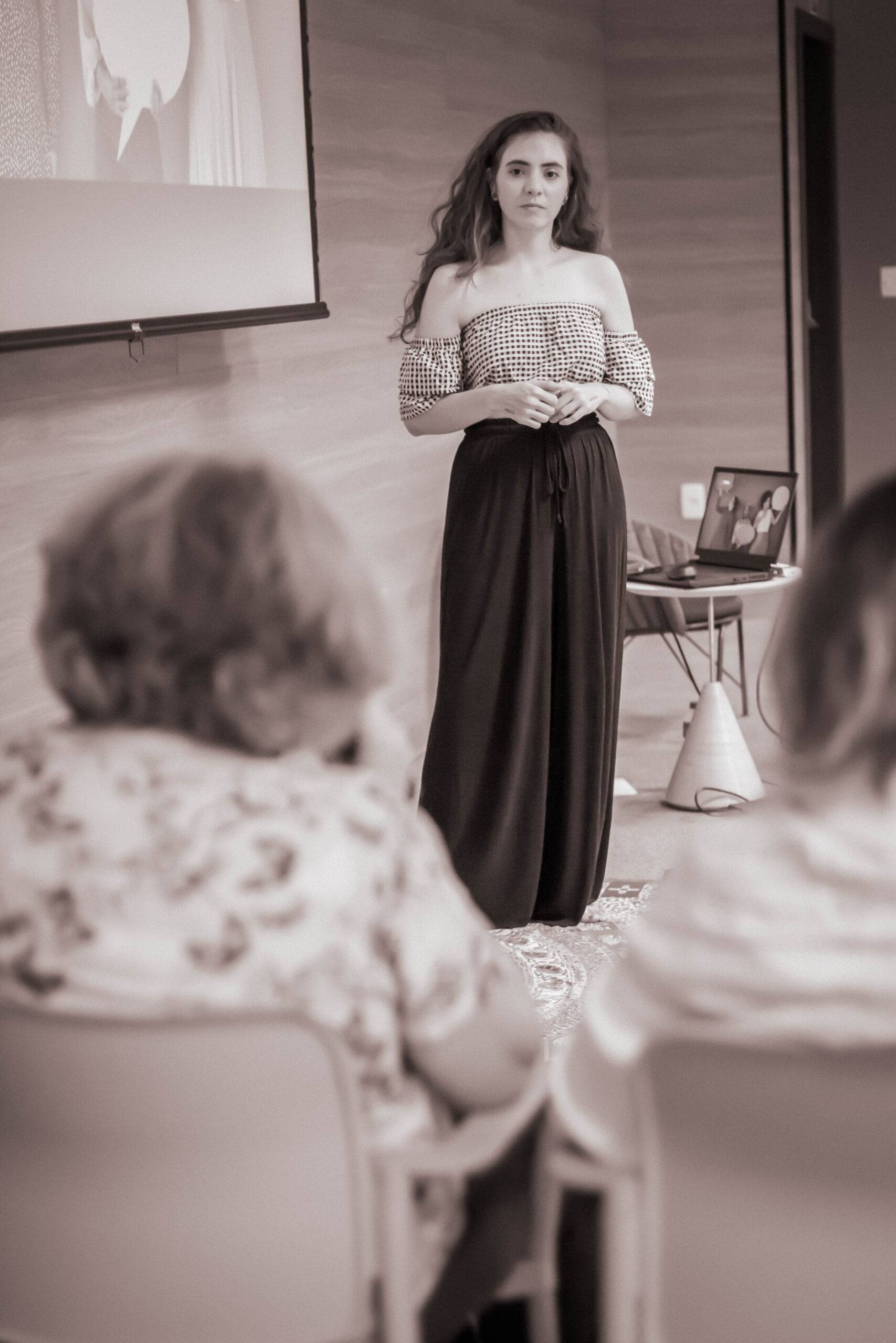 Vivencia e cursos Nádia Gomes